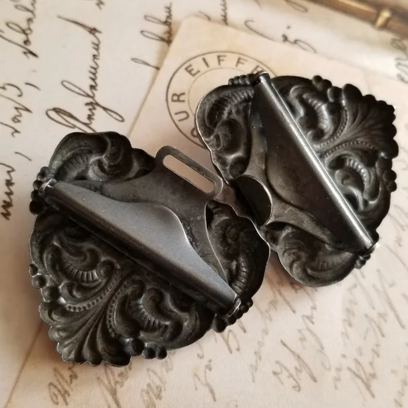 Relisted -Antique Victorian sash belt buckle purple glass cabochons black metal - Picture 8 of 13